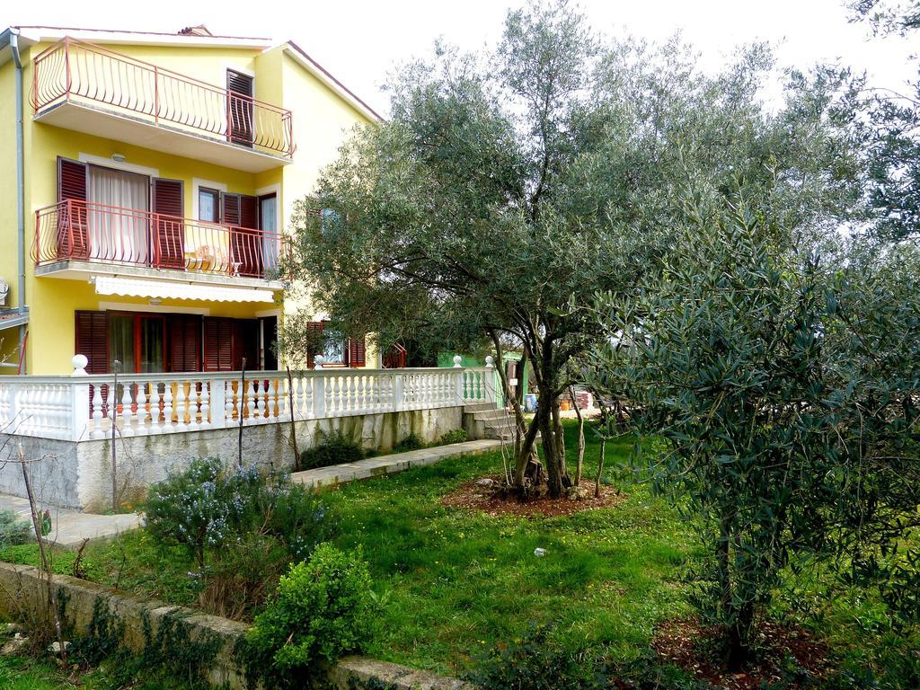 Apartments Nina Ravni Exterior photo